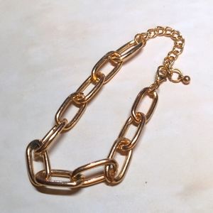 Gold toned chain link bracelet